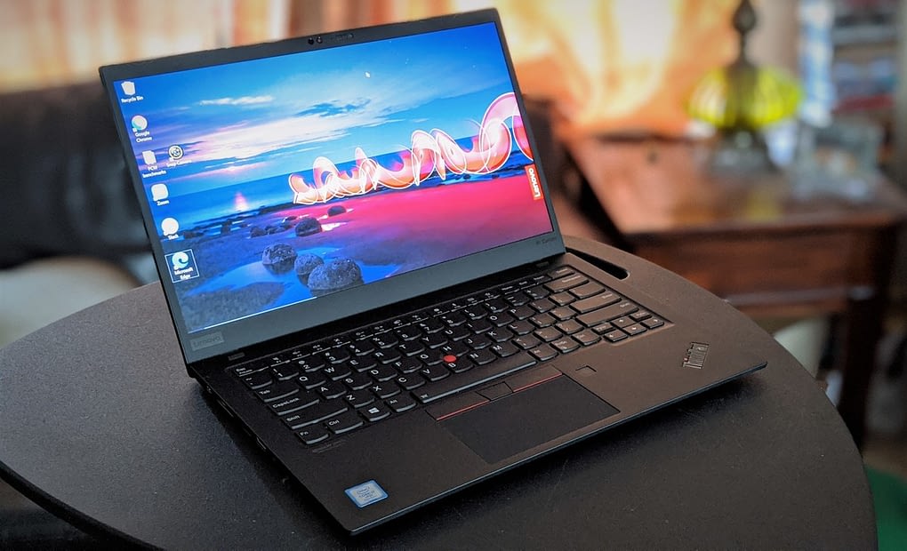 Lenovo ThinkPad X1 Carbon 7 Generacije review laptop servis